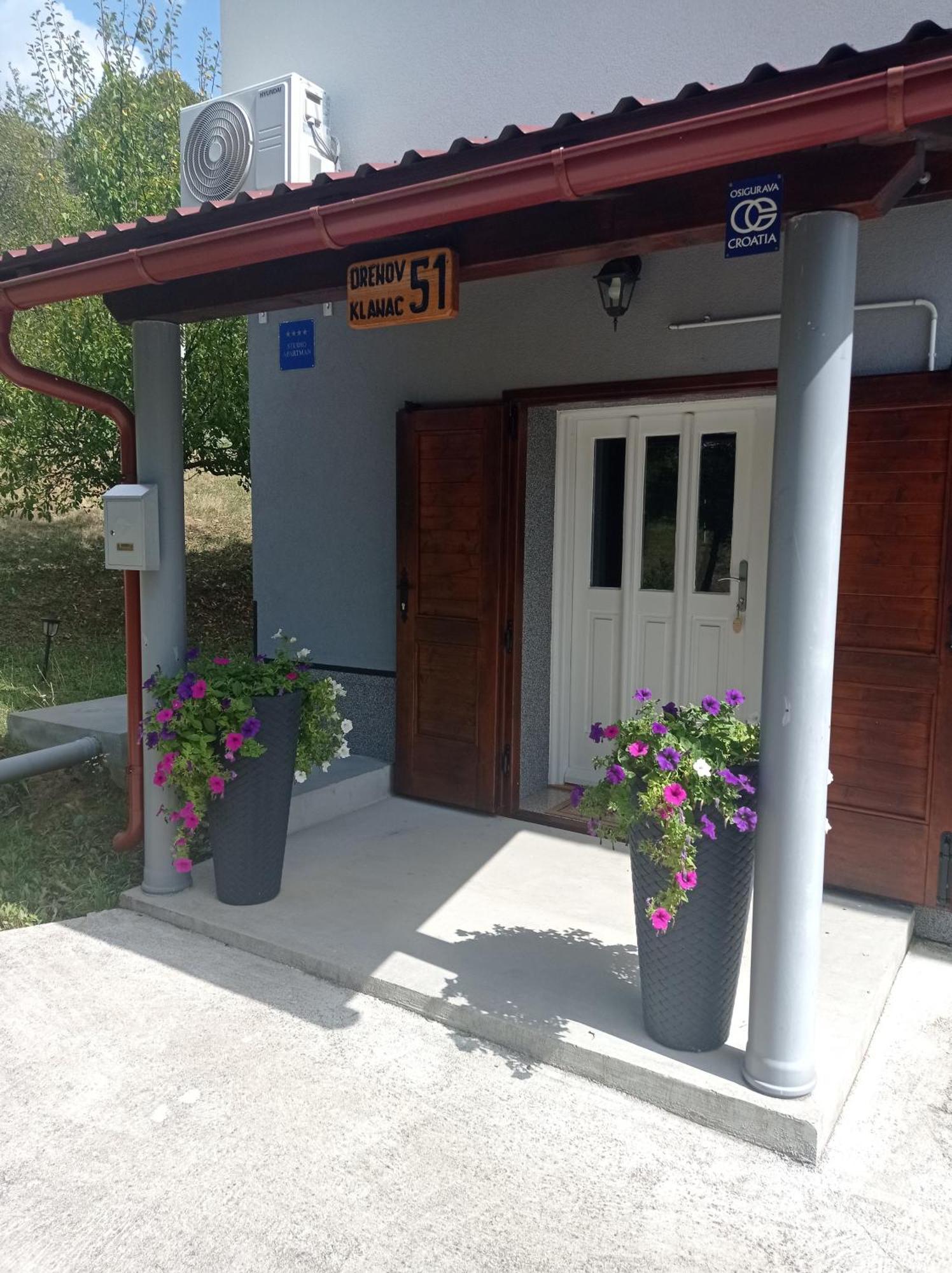 Studio Apartman Sonja Otocac Exterior photo